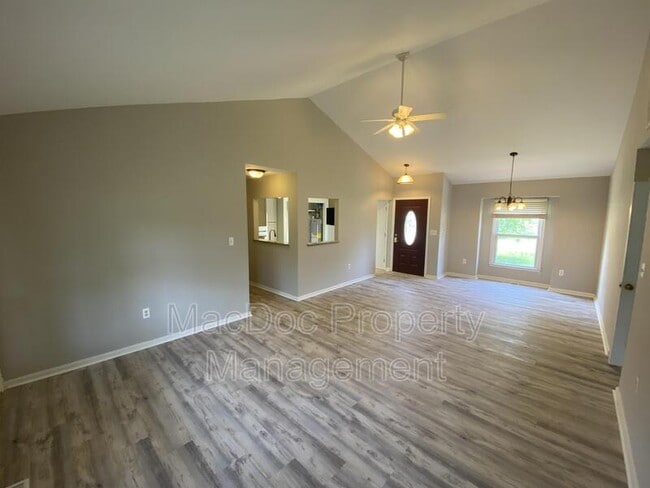 Building Photo - 10518 Bent Tree Drive