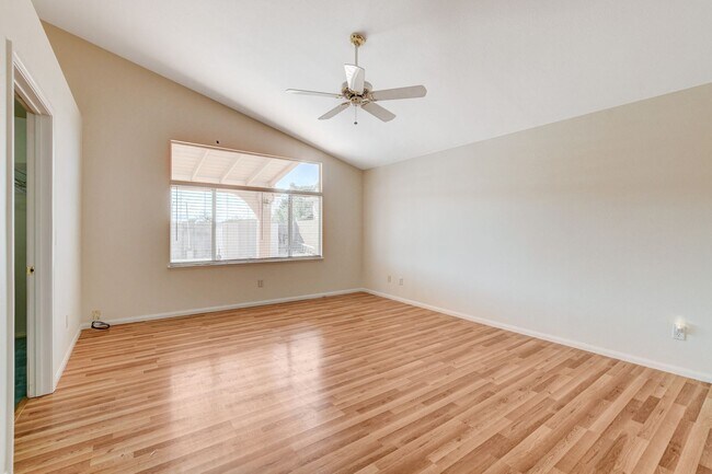 Building Photo - Beautiful Ranch Style Single Story w/Pool & View of the Las Vegas Strip