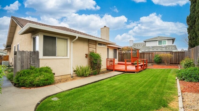 Building Photo - Super Cute with Lots to Offer!