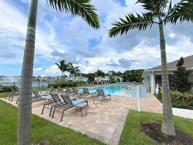 Building Photo - ** MEADOWOOD ** 3 BED / 2.5 BATH - TOWNHOME - GARAGE - NORTH NAPLES - ANNUAL RENTAL