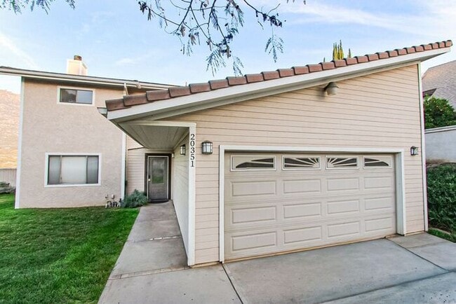 Building Photo - Modern 3 Bed Home for Rent in Riverside CA 92507 Garage Available