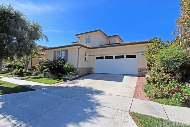 Front View Right - 44 Whitford