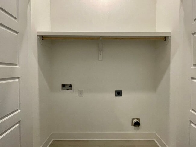 Building Photo - Brand new in Dawson Bluff and move in ready!