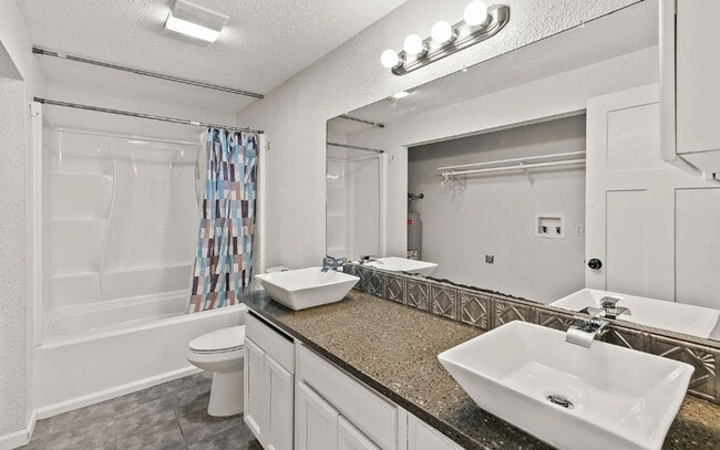 Building Photo - 1637-1639 E Hastings Ave