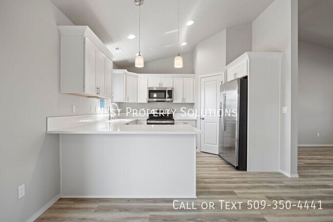 Building Photo - 913 N Washington St