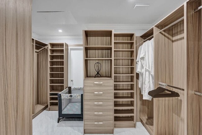 Building Photo - 1000 Diplomat Pkwy