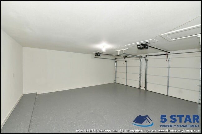 Building Photo - 3217 Wedgewood Dr