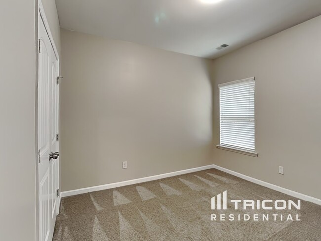 Building Photo - 5701 Pahaska Ct