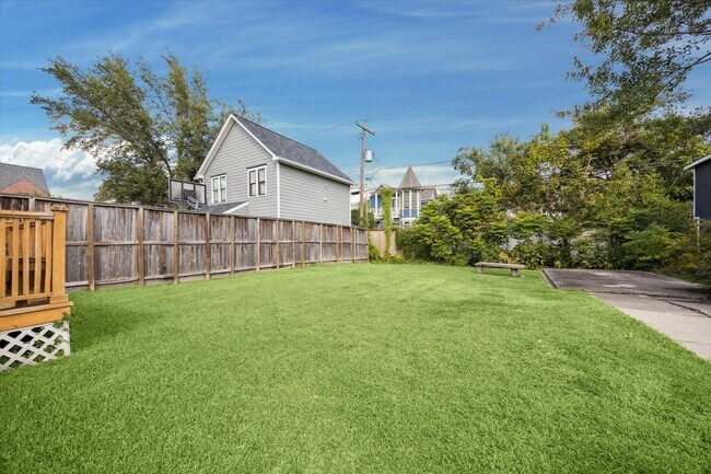 Building Photo - 512 Heights Blvd