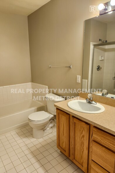 Building Photo - 1386 Raliegh Pl