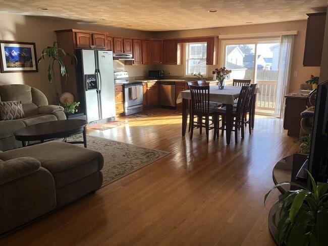 Building Photo - 111 Oxford St