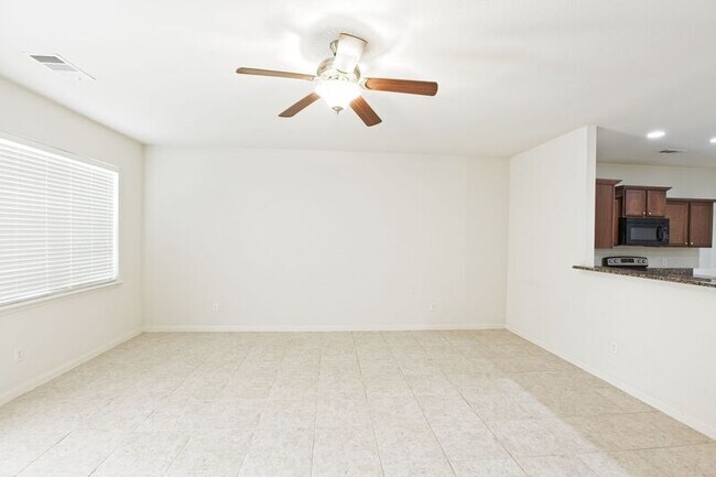 Building Photo - 1829 Persimmon Dr