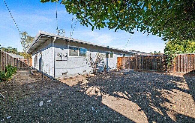 Building Photo - 1257-1259 White Drive