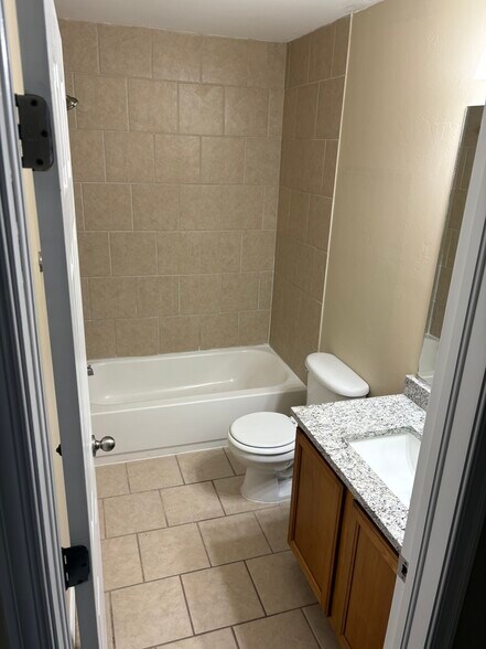 Master bathroom - 9710 SW 17th St