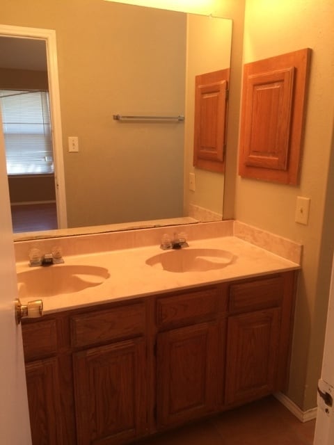 Building Photo - 2601 Cedar Ln