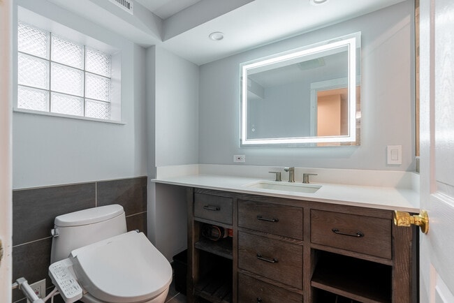 Building Photo - 4242 N Kimball Ave