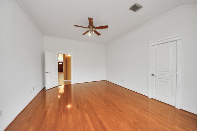 Building Photo - 12003 Sunrise Way