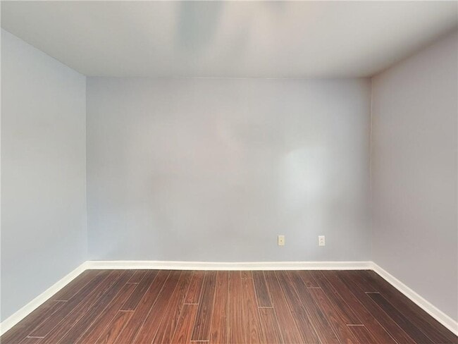 Building Photo - 264 Grandview Cir