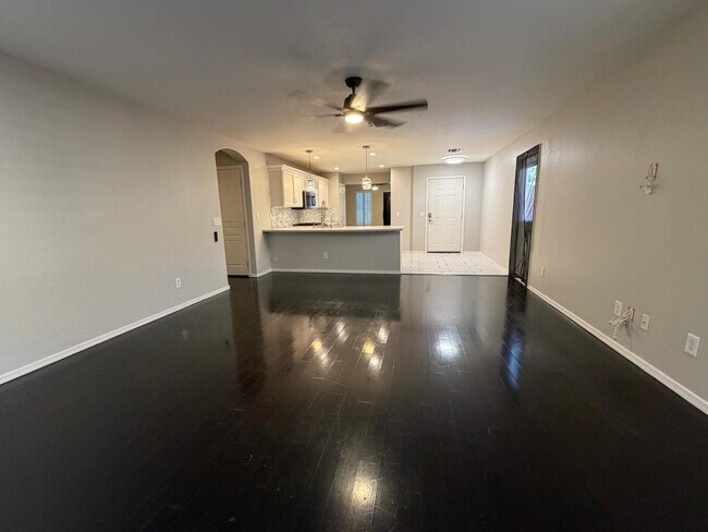 Building Photo - 1945 E Aloe Pl