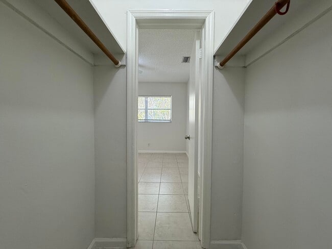 Building Photo - 6575 NE 7th Ave