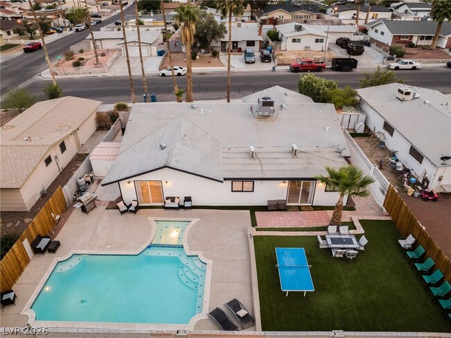 Building Photo - 3992 Chinchilla Ave