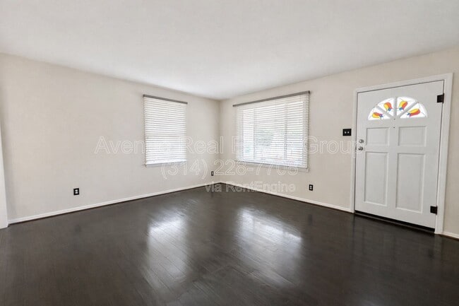 Building Photo - 449 Crest Ave