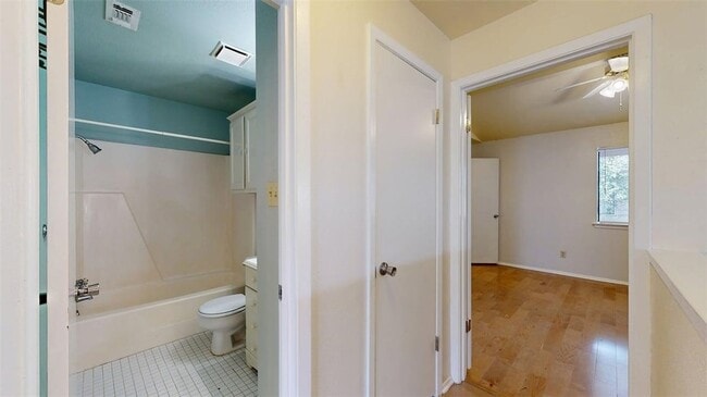 Building Photo - 1904 Dartmouth St