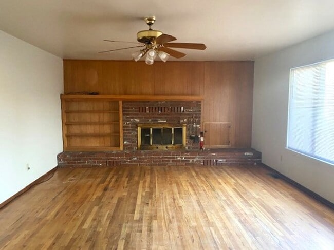 Building Photo - Nice Ranch Style House on 1 acre!!