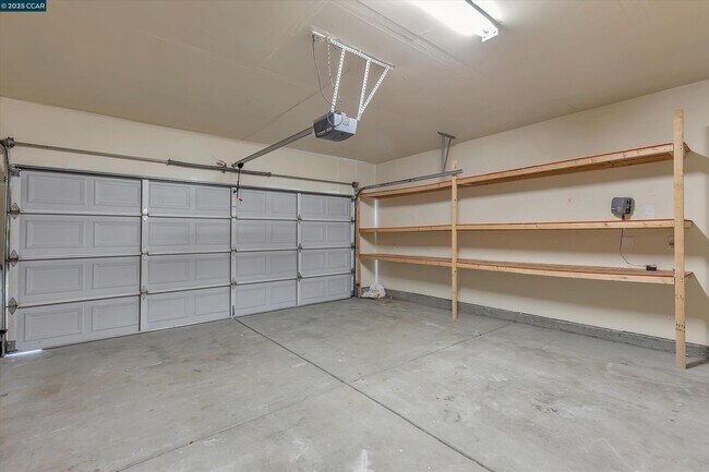Building Photo - 4719 Golden Bear Dr