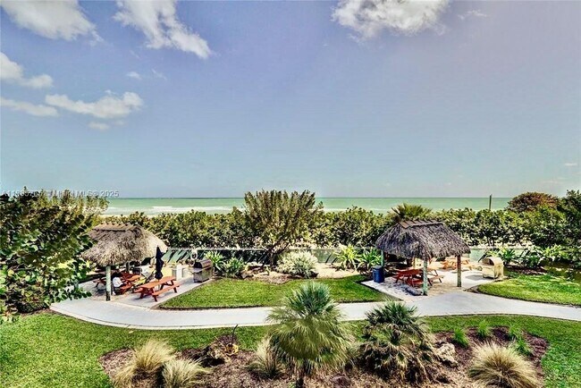 Building Photo - 6423 Collins Ave