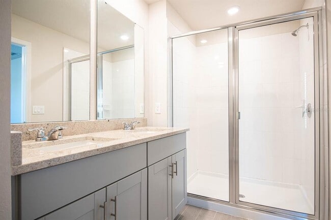 Building Photo - 425 Legacy Lp