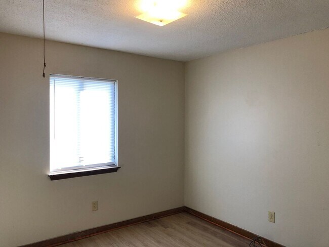 Building Photo - Charming Duplex in Havelock