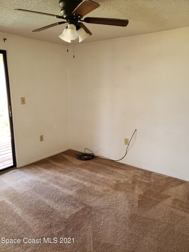 Building Photo - 206 Pierce Ave
