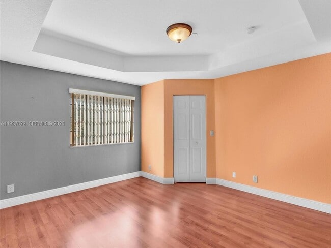 Building Photo - 3878 Tree Top Dr