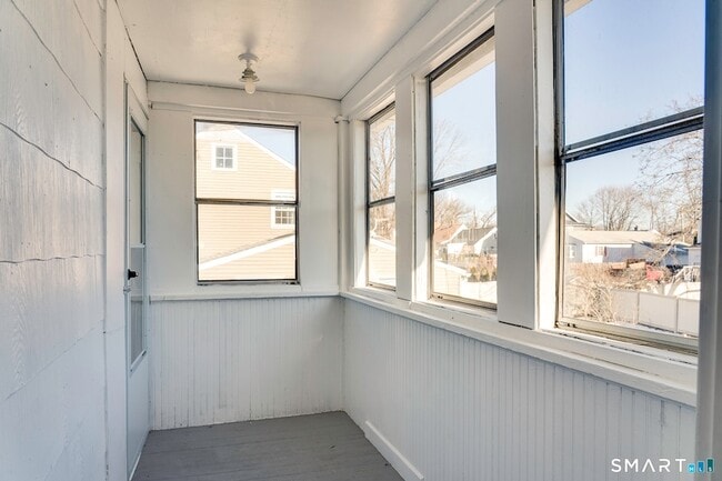 Building Photo - 303 Millville Ave