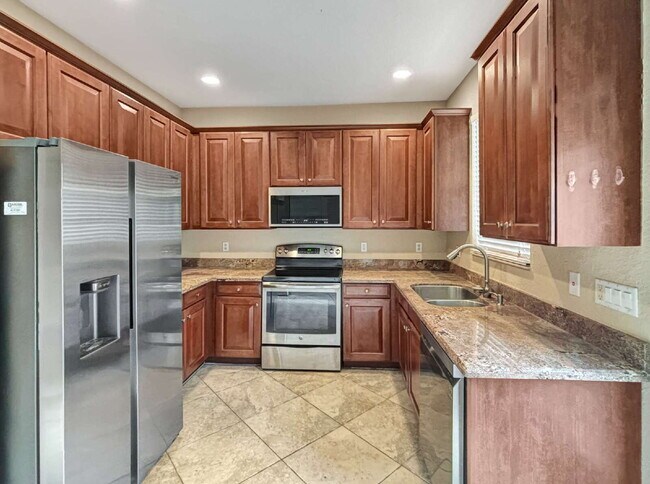 Building Photo - Well-Maintained 3-Bedroom Townhouse in Botanica | 1-Car Garage | Jupiter