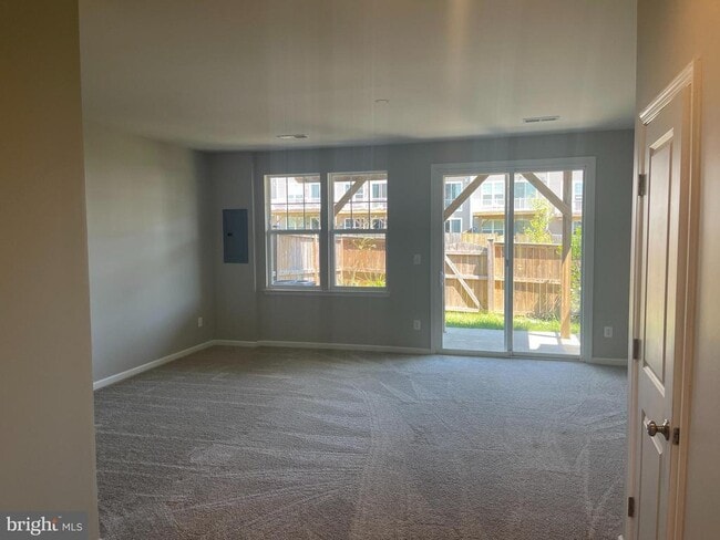 Building Photo - 419 Foxglove Way