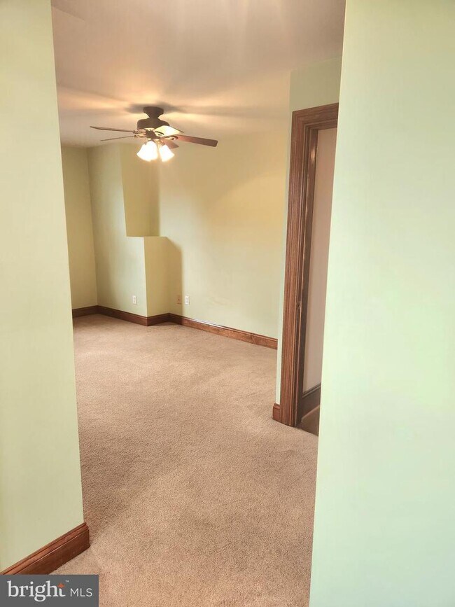 Building Photo - 153 2nd Ave