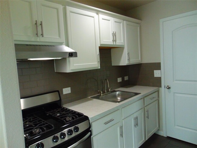 Building Photo - 1709 Arbor Knot Dr