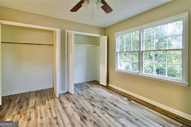 Building Photo - 321 Tarragon Wy SW