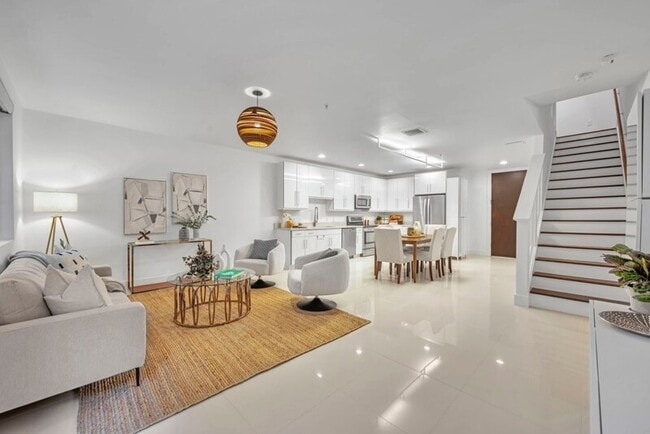 Building Photo - 438 W Swoope Ave