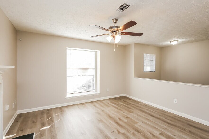 Building Photo - 2764 Wildflower Ln SW