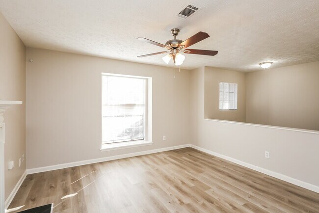 Building Photo - 2764 Wildflower Ln SW