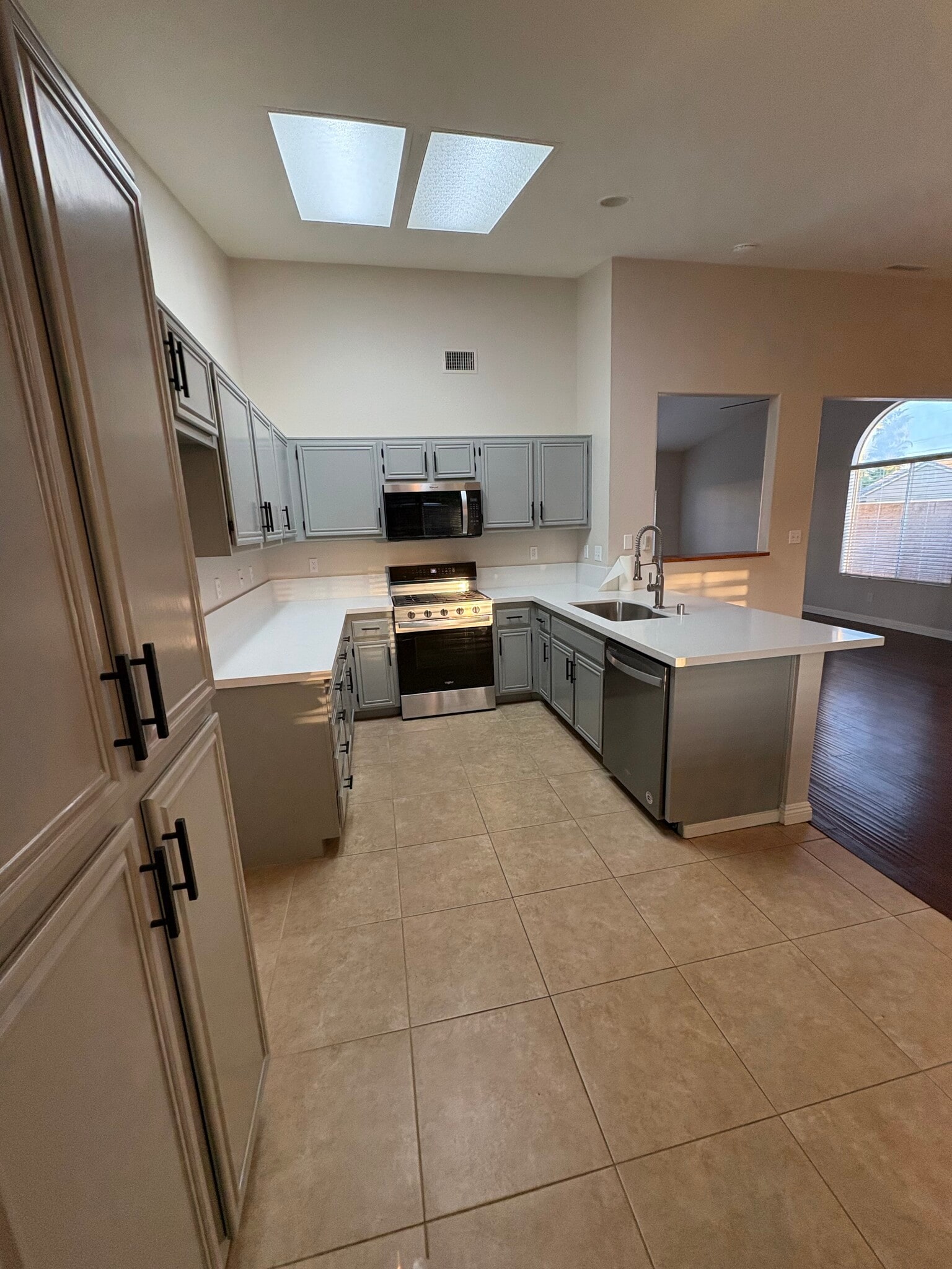 Building Photo - 29957 Oakbridge Dr