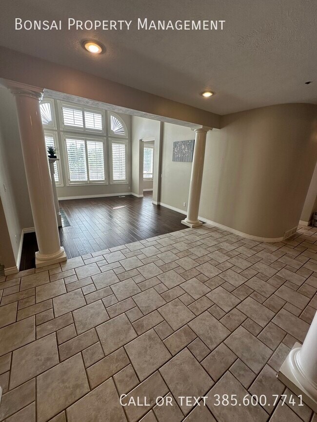 Building Photo - 11291 Palisade View Dr