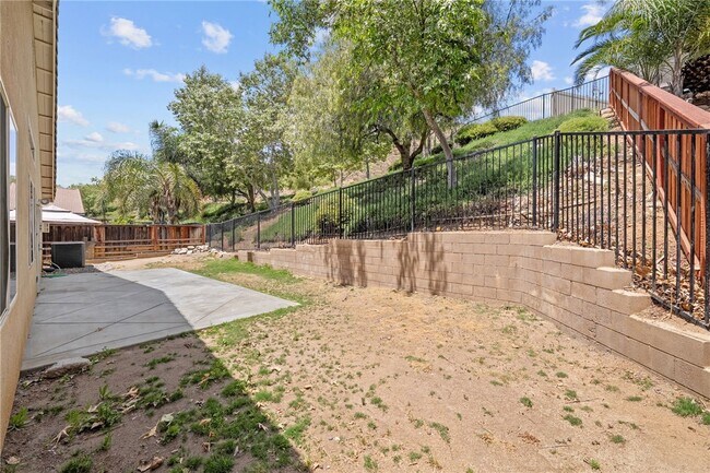 Building Photo - 24898 Sunset Vista Ave