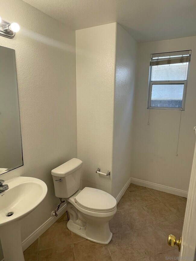 Building Photo - 348 Monte Vista Way