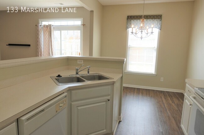 Building Photo - 133 Marshland Ln