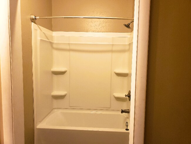 Building Photo - 902 N 9th St