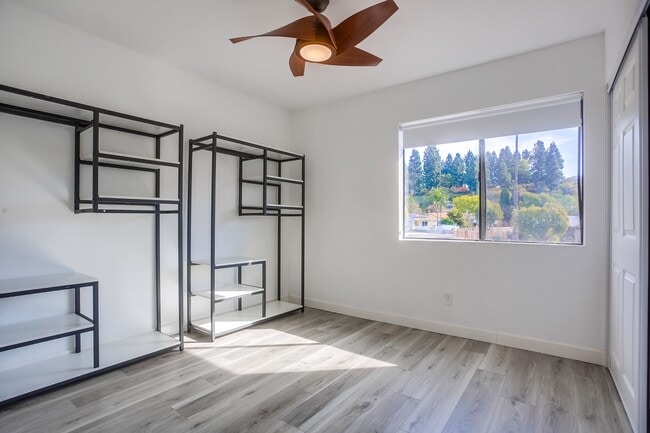 Building Photo - Newly Renovated 3BR/2BA Condo in